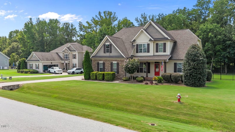 600 Far Post Dr, Fuquay Varina, NC 27526