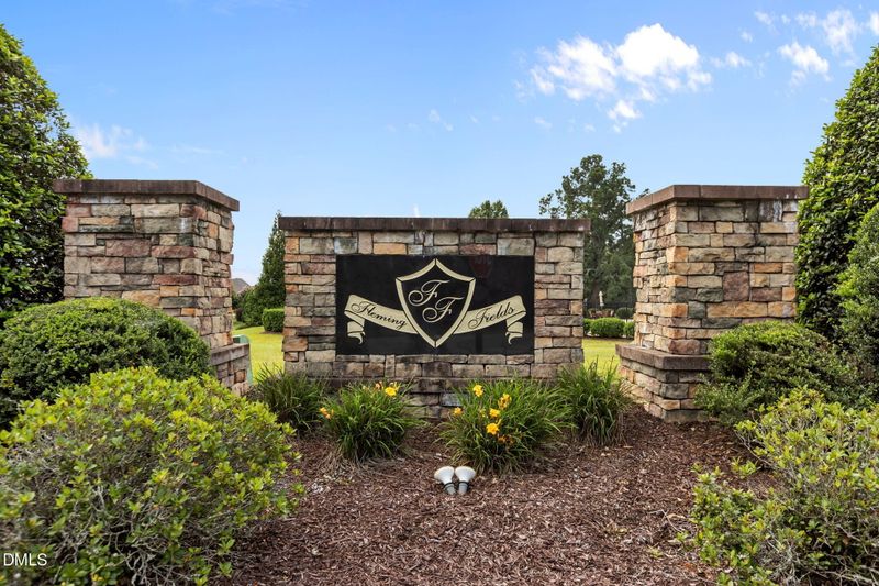600 Far Post Dr, Fuquay Varina, NC 27526