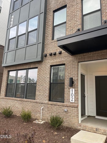 600 Hedrick Ridge Rd #102, Cary, NC 27519