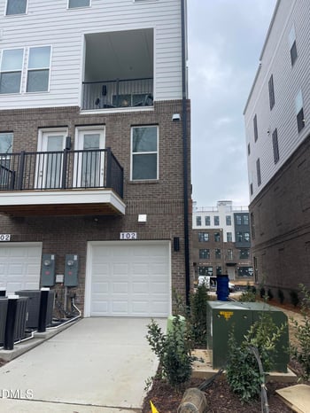 600 Hedrick Ridge Rd #102, Cary, NC 27519