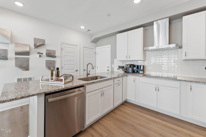 600 Hedrick Ridge Rd #112, Cary, NC 27519