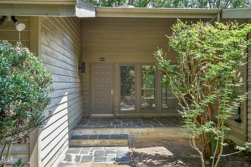 600 Ironwoods Dr, Chapel Hill, NC 27516