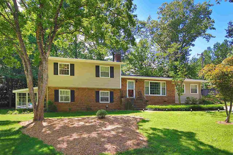 600 Long Leaf Dr, Chapel Hill, NC 27517