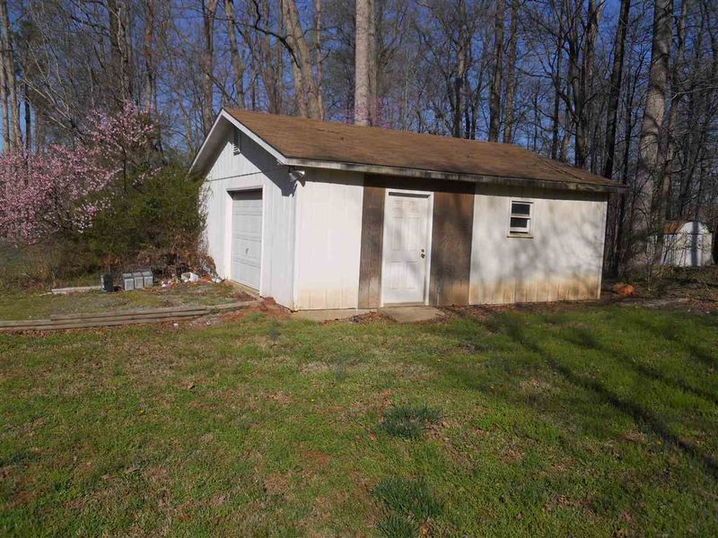 600 Mace Rd, Mebane, NC 27302