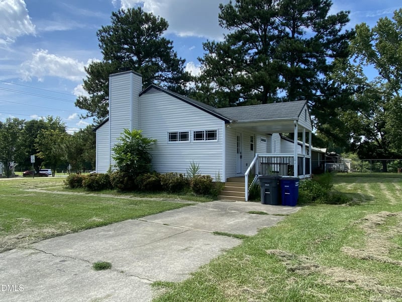 600 River Rd, Selma, NC 27576
