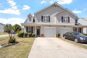 600 Woodson Dr, Clayton, NC 27527