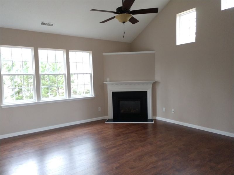 6000 Crayford Dr, Raleigh, NC 27604