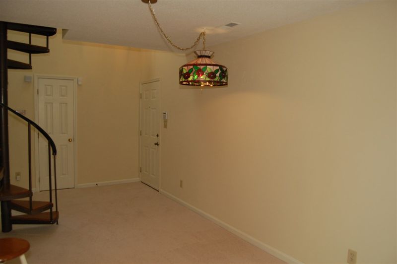 6000 Winterpointe Ln #301, Raleigh, NC 27606