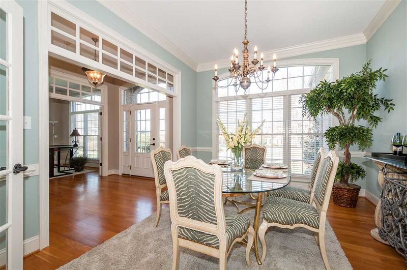6001 Crescent Knoll Dr, Raleigh, NC 27614