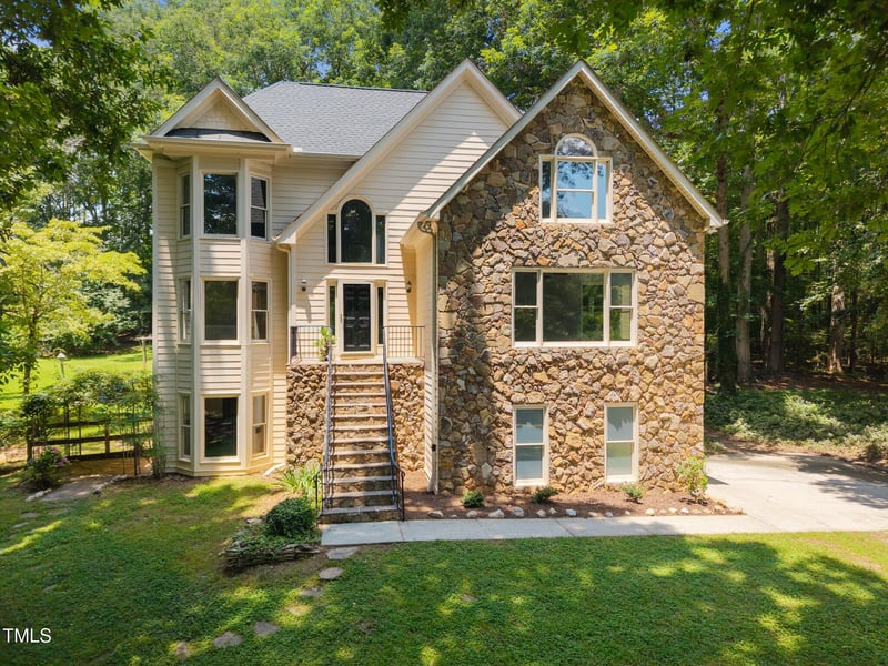 6001 Waters Way Dr, Raleigh, NC 27606