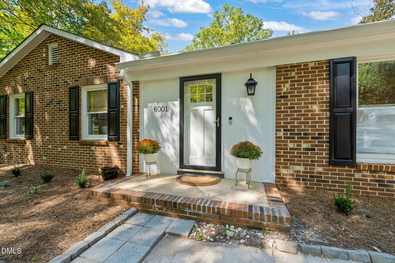 6001 Whittier Dr, Raleigh, NC 27609