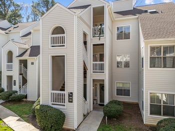 6001 Winterpointe Ln #204, Raleigh, NC 27606