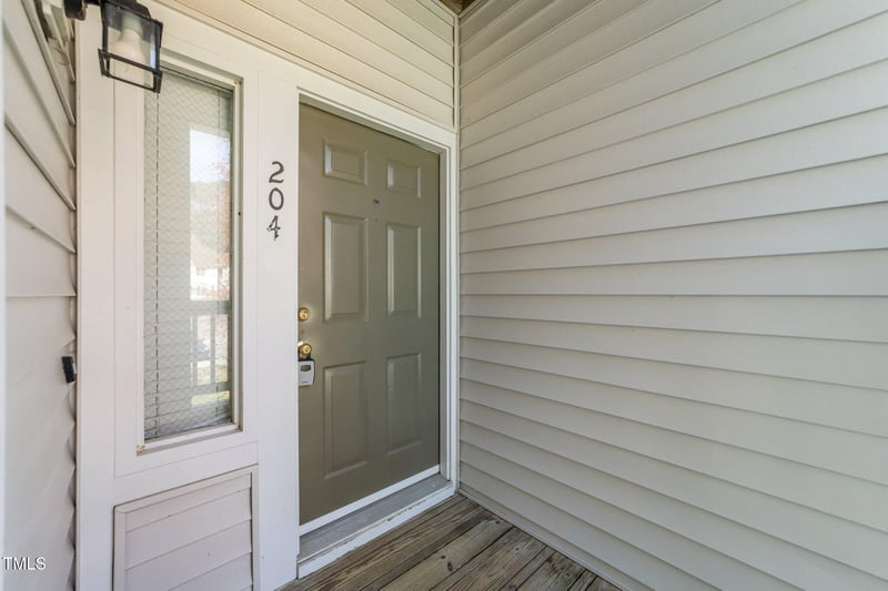 6001 Winterpointe Ln #204, Raleigh, NC 27606