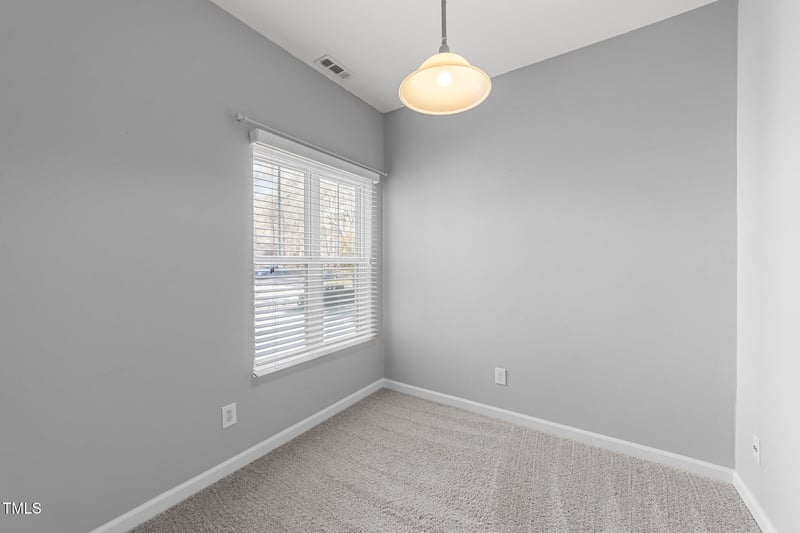 6001 Winterpointe Ln #204, Raleigh, NC 27606