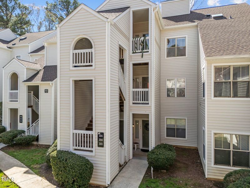 6001 Winterpointe Ln #204, Raleigh, NC 27606