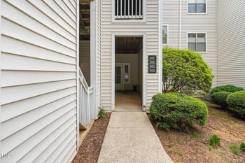 6001 Winterpointe Ln, Raleigh, NC 27606