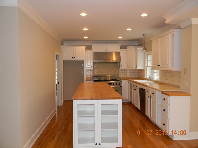 6003 Meadow Run Ct, Chapel Hill, NC 27516