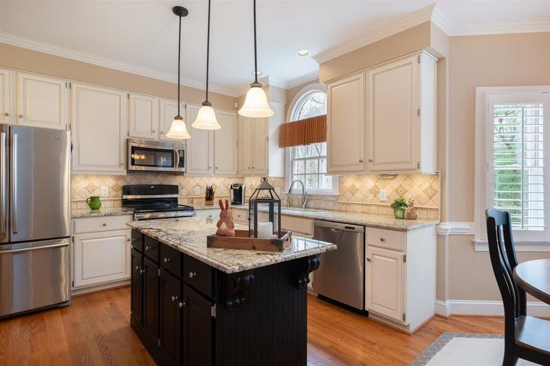 6004 Fordland Dr, Raleigh, NC 27606