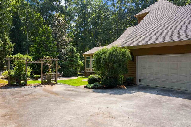 6005 Deerwood Ln, Durham, NC 27705