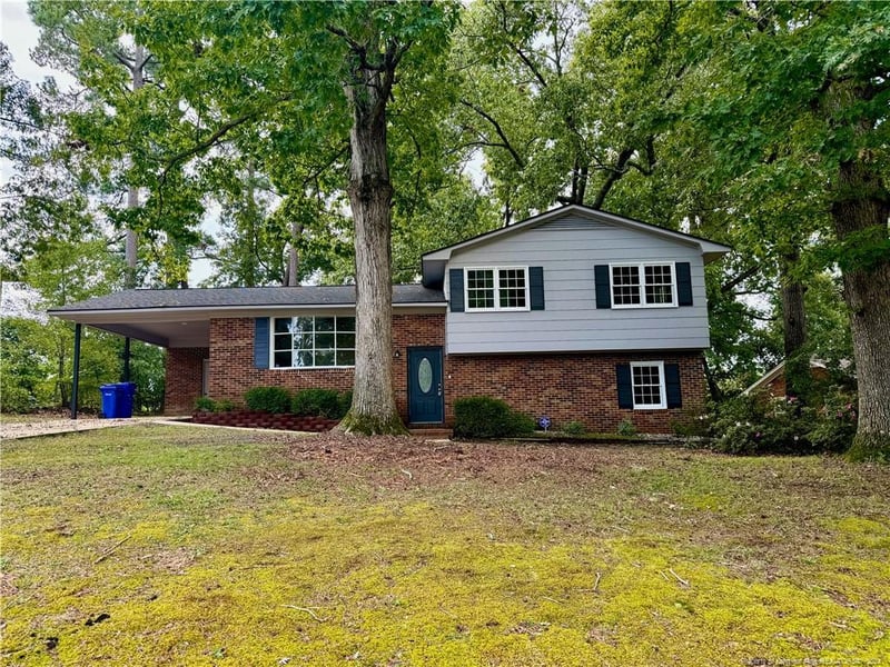 6005 Poland Ct, Fayetteville, NC 28314