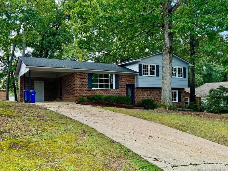 6005 Poland Ct, Fayetteville, NC 28314