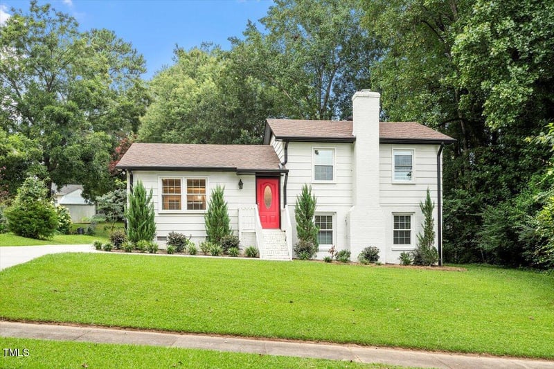 6005 Woodstock Dr, Raleigh, NC 27609