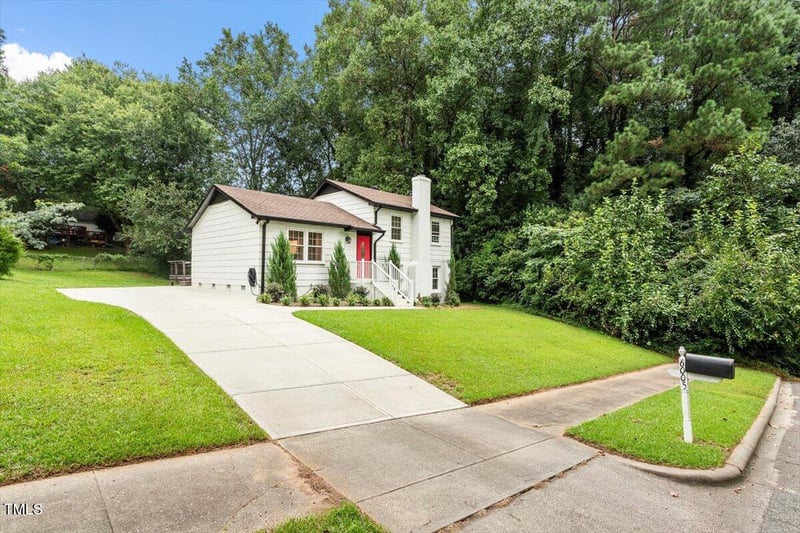 6005 Woodstock Dr, Raleigh, NC 27609