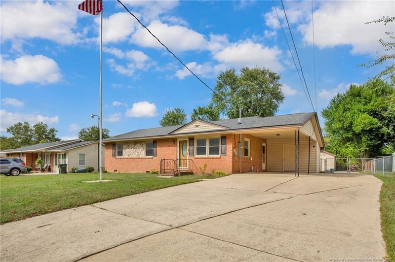 6006 Elstree Pl, Fayetteville, NC 28314