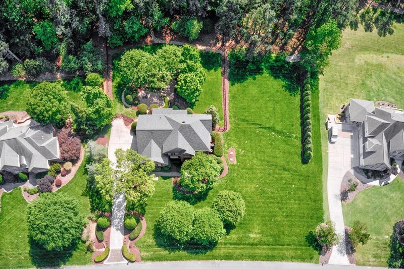6009 Crescent Knoll Dr, Raleigh, NC 27614
