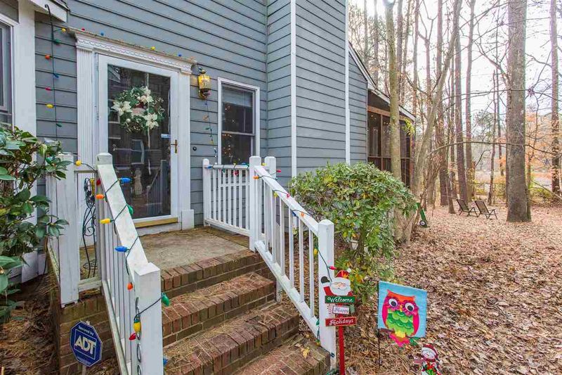 6009 Epping Forest Dr, Raleigh, NC 27613