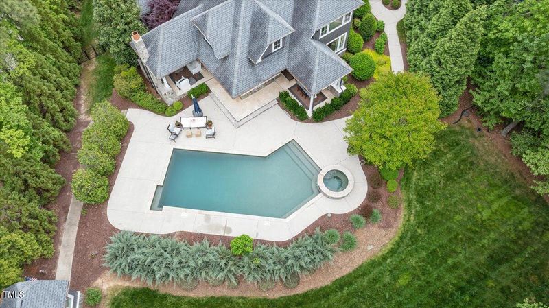 6009 Valencia Ct, Raleigh, NC 27614