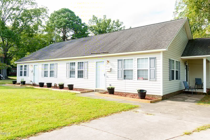 601 Anderson St, Selma, NC 27576