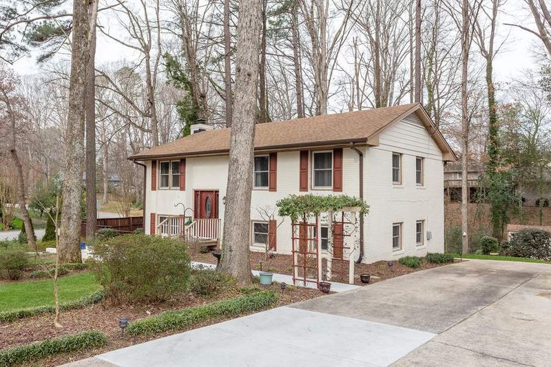 601 Ashe Ave, Cary, NC 27511
