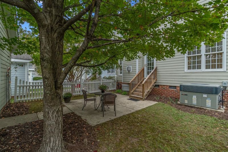 601 Battery Walk Ln, Cary, NC 27519