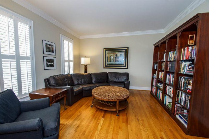 601 Baybush Dr, Raleigh, NC 27615