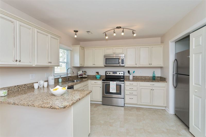 601 Bladestone Ct, Apex, NC 27502