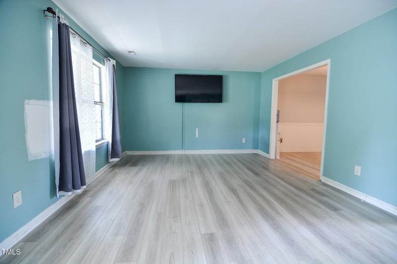 601 Country Ln, Holly Springs, NC 27540