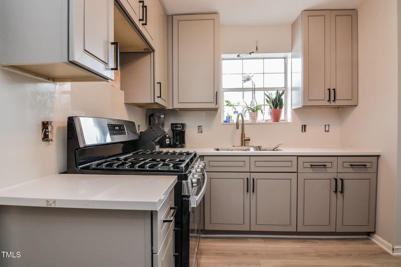 601 Country Ln, Holly Springs, NC 27540