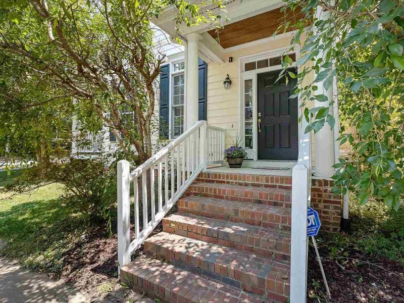 601 Edgewater Cir, Chapel Hill, NC 27516