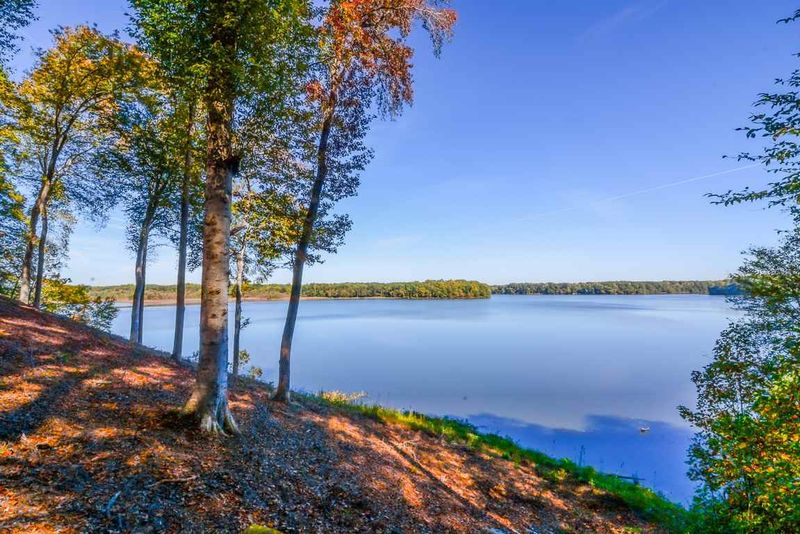 601 Edgewater Dr, Garner, NC 27529