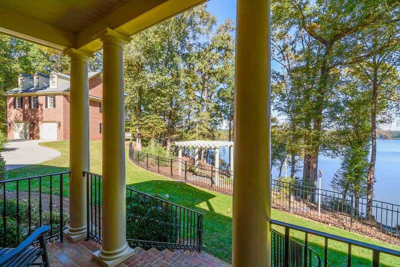 601 Edgewater Dr, Garner, NC 27529