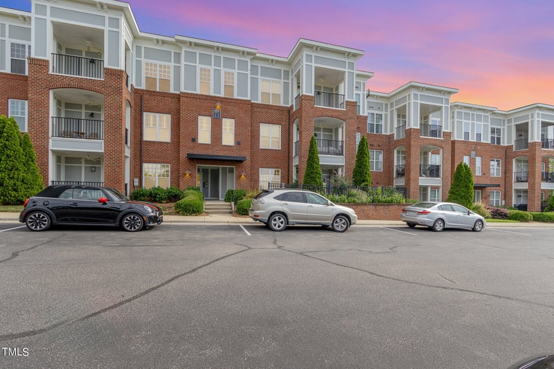601 Finsbury St #100, Durham, NC 27703