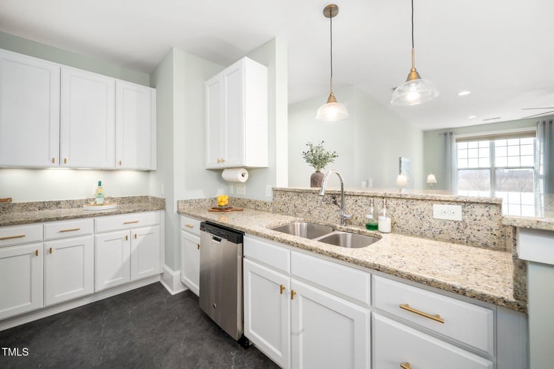 601 Finsbury St #304, Durham, NC 27703