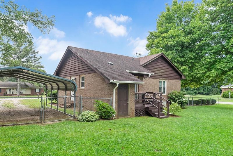 601 E Front St, Lillington, NC 27546