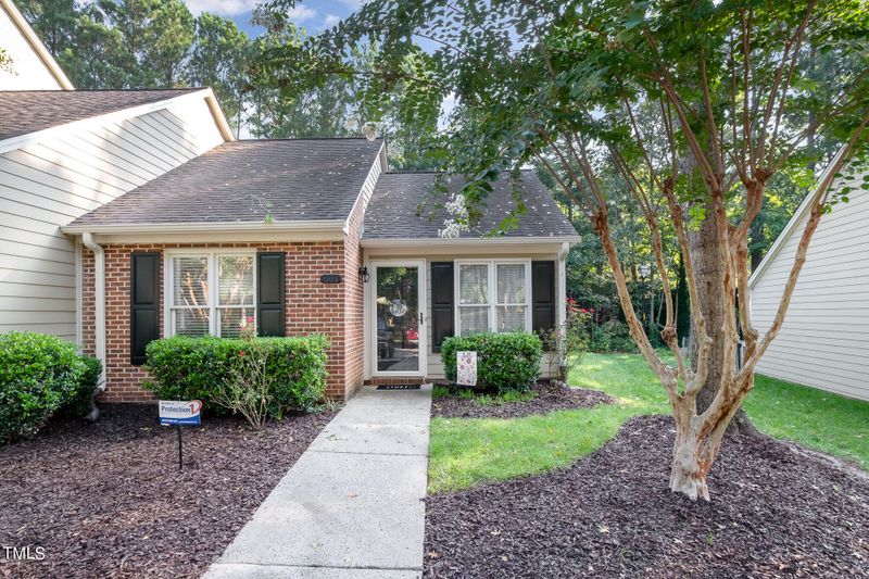 601 Gatehouse Ln, Durham, NC 27707