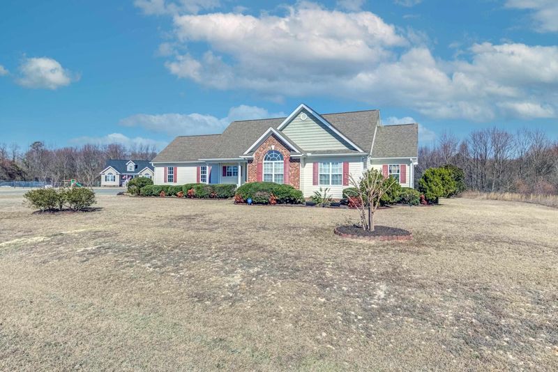 601 Heron Dr, Goldsboro, NC 27534