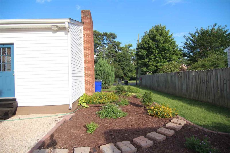 601 W Hill St, Benson, NC 27504