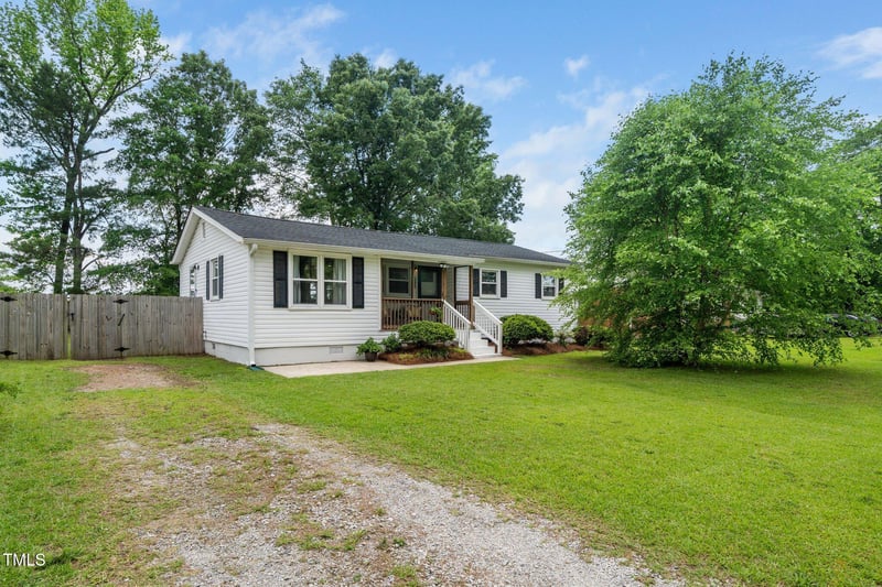 601 Longfellow St, Fuquay Varina, NC 27526