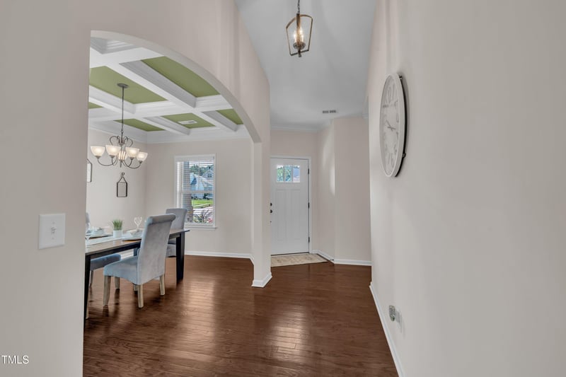 601 Minerva Dale Dr, Fuquay Varina, NC 27526