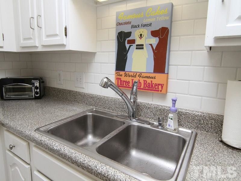 601 Oak Tree Dr #601, Chapel Hill, NC 27517